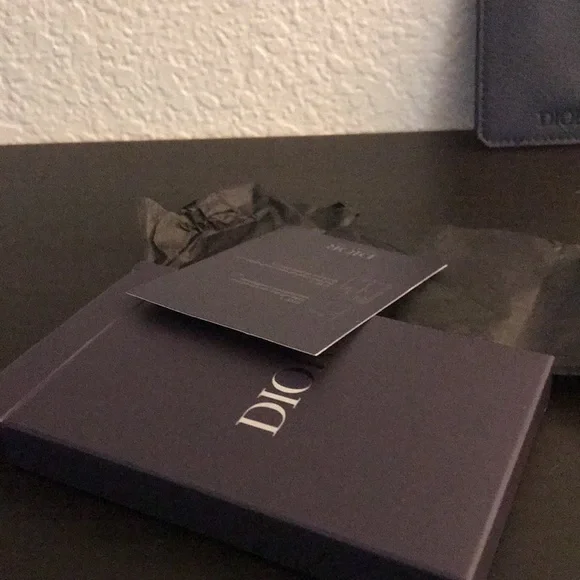 Dior brand new in box card holder - Picture 3 of 6